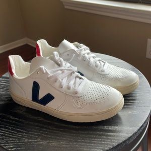 Veja v-10 sneakers